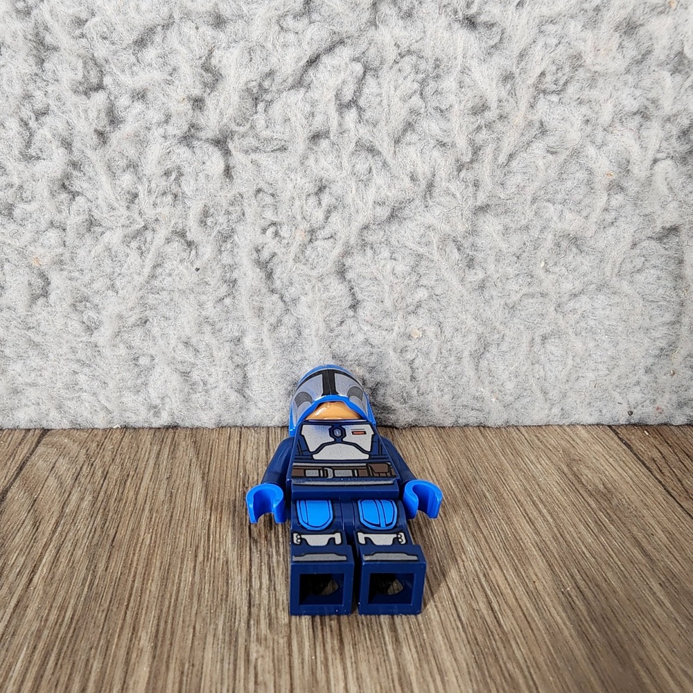 LEGO Star Wars Mandalorian Fleet Commander sw1255 Blue Helmet Armor Minifigure - Picture 4 of 6